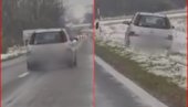 MALO LEVO, PA DESNO: Pijana vozila i završila u njivi! Vozač iza nje sve snimio (VIDEO)