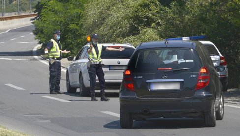 ISKLJUČENO 11 VOZAČA I DESET VOZILA: U Južnobačkom okrugu za dan otkriveno i sankcionisana 334 saobraćajna prekršaja