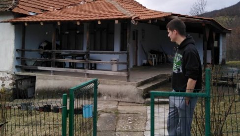 TEŠKO JE BITI SAM I NEMOĆAN: Pavle Vuković (17) iz Prolom Banje posle smrti oca, strepi za majku