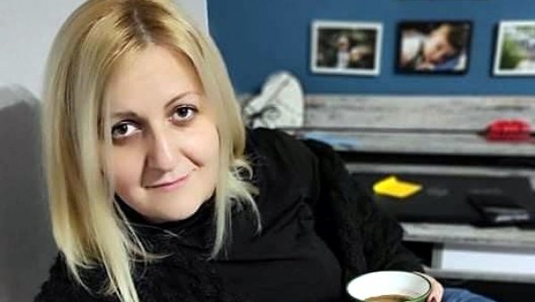 НАГРАДА ЗА НОВИНАРКУ НОВОСТИ: Јелена Стојковић добитница признања Цвет једнакости