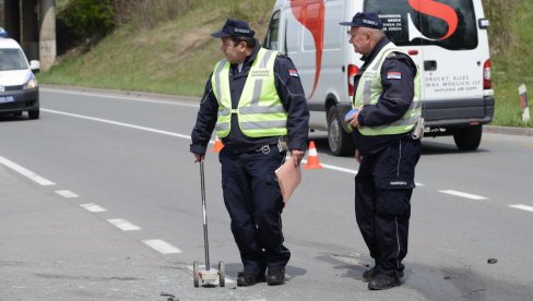 TEŠKA SAOBRAĆAJNA NESREĆA KOD VALJEVA: Vozač juga preminuo u bolnici, muškarac teško povređen