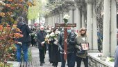 TUGA NA NOVOM GROBLJU: Poslednji pozdrav čuvenom Zoranu Simjanoviću (FOTO/VIDEO)