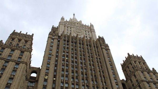 ОГЛАСИО СЕ РУСКИ МИП: Москва у контакту са Бакуом и Јереваном