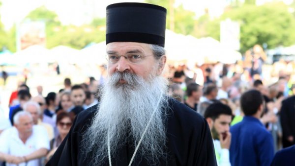 КРОЗ ДИЈАЛОГ ДО ЗАШТИТЕ СВЕТИЊА: Епископ Теодосије упозорава на сталне претње Србима и нашој цркви у јужној покрајини