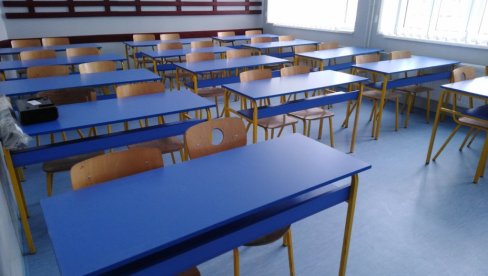 FOTELJE PRAZNE, ĐACI BEZ OCENA: Nastavnička veća čekaju izbor vršilaca dužnosti