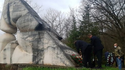 РУДАРИ ОДАЛИ ПОШТУ СТРАДАЛИМ KАМАРАДИМА: 37 Година од трагедије у руднику Водна