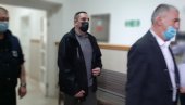 ПРВА СЛИКА БАБИЋЕВОГ ВОЗАЧА НАКОН ПРЕСУДЕ: Он је осуђен на три године и 10 месеци затвора ПРВА СЛИКА БАБИЋЕВОГ ВОЗАЧА НАКОН ПРЕСУДЕ: Он је осуђен на три године и 10 месеци затвора