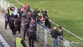 RECKO SA TRIBINA VODIO DINAMO: Bilo i publike, policija morala da interveniše (VIDEO)