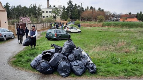 DA JEGRIČKA ZASIJA I DOVEDE TURISTE: U Ravnom Selu uređuju naselje i reku u akciju Ravno i zeleno (FOTO)