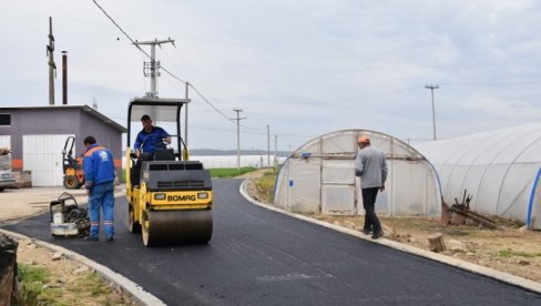 НОВА УЛИЦА У НОМАНИЦИ: Асфалтирана саобраћајница кроз село