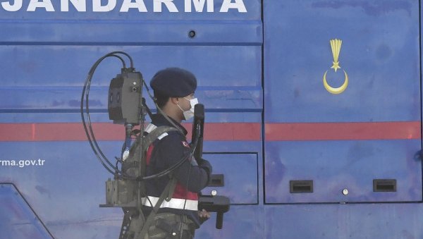 ПРИВЕДЕНО ШЕСТОРО ОСУМЊИЧЕНИХ: Турска полиција уз помоћ дрона запленила 30 килограма хероина