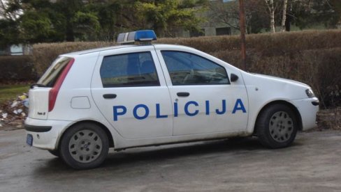 AKCIJA POLICIJE U NIŠU: Uhapšeni muškarci nakon što su iz automobila izbacili paket sa heroinom