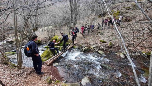 DOBRA NAJAVA ZA SEZONU: Zaljubljenici u prirodu već pohode Staru planinu (FOTO)