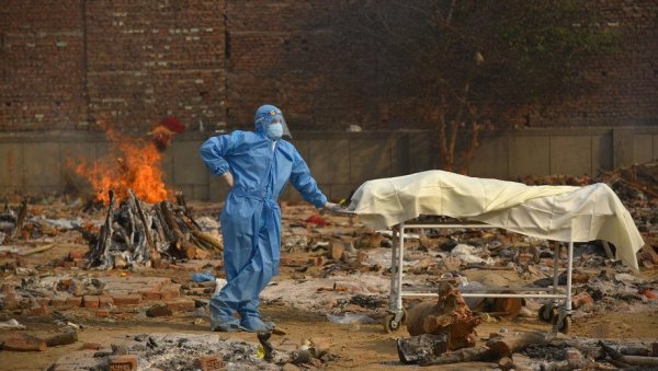 ТРАГЕДИЈА У ИНДИЈИ: Због цурења гаса у фабрици погинуло 11 људи
