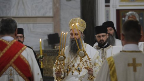 ODRŽANA VASKRŠNJA LITURGIJA: Patrijarh Porfirije služio u Hramu Svetog Save sa vernicima na najveći hrišćanski praznik (FOTO/VIDEO)