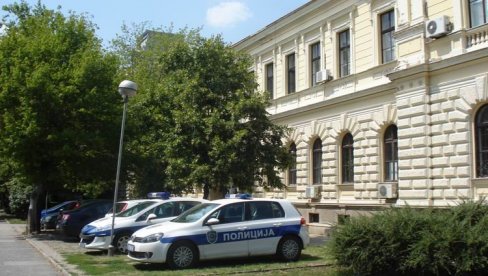 BRZA REAKCIJA POLICIJE U POŽAREVCU: Uhapšeni majka i sin, nožem nasrnuli na muškarca?