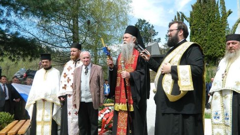 JOANIKIJE NA POMENU U MURINI: NATO bezbožnici pobili decu, pa govorili da su kolateralna šteta (FOTO)