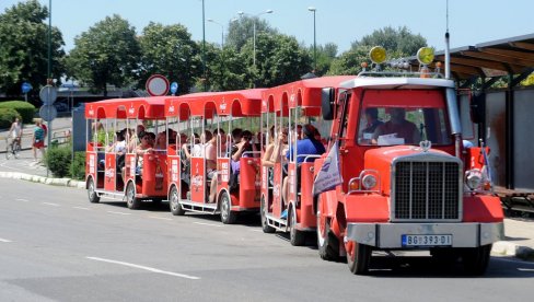 NEPRISTUPAČNA  VOŽNJA VOZIĆEM: Turističko vozilo na Adi Ciganliji mnogi zbog cene koriste samo u jednom smeru