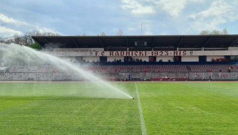 NESVAKIDAŠNJA ODLUKA: Radnički traži novog trenera na društvenim mrežama (FOTO)