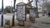 TUŽAN PRIZOR U CENTRU GRADA: Autobusko stajalište u Požarevcu prepuno umrlica (FOTO)