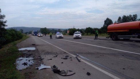 POŠLA BRATU NA GROB PA POGINULA: Detalji nesreće kod Užica - stradala u sudaru sa šleperom, povređeni sin i bratanac sedeli napred