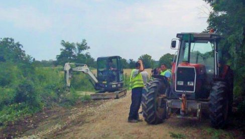 VARVARIN DOBIO 8,7 MILIONA DINARA: Programi podrške nedovoljno razvijenim lokalnim samoupravama