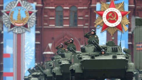 ГРМЉАВИНА СА ЦРВЕНОГ ТРГА: У Москви одржана проба Параде победе (ВИДЕО)
