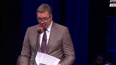 VUČIĆEVE POTRESNE REČI ODJEKNULE NARODNIM POZORIŠTEM: Srpske žrtve su svete jer su one kao i Hrist - žrtvena jagnjad!