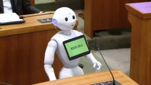 ROBOT ZAPOSLEN U GRADSKOJ UPRAVI POČINIO SAMOUBISTVO: Viđen je kako se okreće u mestu kao da nešto nije u redu