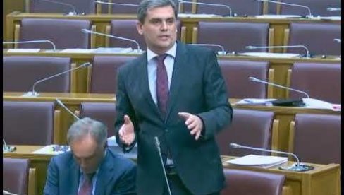PUKLA BRUKA U CRNOJ GORI: Savetnik potpredsednika Vlade uhapšen u Švajcarskoj zbog iznude novca PUKLA BRUKA U CRNOJ GORI: Savetnik potpredsednika Vlade uhapšen u Švajcarskoj zbog iznude novca