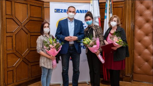 MEDICINSKE SESTRE POČASNE ČLANICE BIBLIOTEKE: Gradonačelnik Zrenjanina priredio prijem za zdravstvene radnice