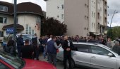 БЛОКИРАЛИ ПУТ ЗБОГ НОВИХ УДАРА НА СРБЕ: Грађани Андријевице и Берана зауставили саобраћај, полиција приводи грађане на информативни разговор