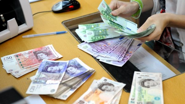 ВИРУС СКРЕСАО ДОЗНАКЕ: Лане у Србију стигло мање новца из иностранства него раније