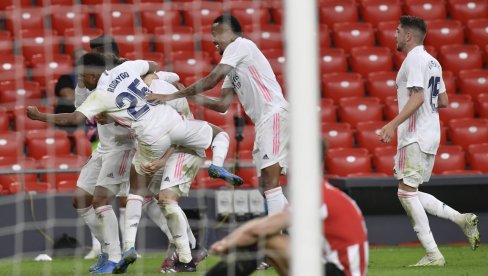 TEMA TIPA: Real i Barsa bez zvezda, Ostrvljani kao rasipnici TEMA TIPA: Real i Barsa bez zvezda, Ostrvljani kao rasipnici
