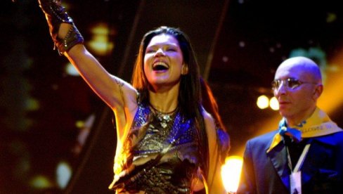 RUSLANA JE PRE 17 GODINA NA EUROSONGU NAPRAVILA SPEKTAKL: Pevačica sada ima 47 godina i nikad bolje nije izgledala  (FOTO)