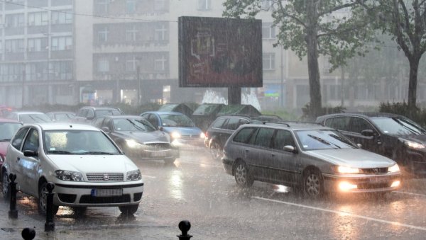 ГРАД, ЈАК ВЕТАР, ПЉУСКОВИ... Температура данас у паду, киша у Београду