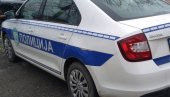 CIGLOM RAZBIO IZLOG, PA KRAO IZ PRODAVNICE: Policija u Vrbasu uhvatila pljačkaša na delu