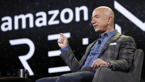 OSNIVAČ AMAZONA ODLAZI U SVEMIR: Bezos na putničkom letu u kosmos OSNIVAČ AMAZONA ODLAZI U SVEMIR: Bezos na putničkom letu u kosmos