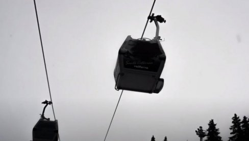 И СРБИН ЗАГЛАВЉЕН НА ЖИЧАРИ НА ДУРМИТОРУ: Спасиоци пришли неприступачном терену, уследила евакуација