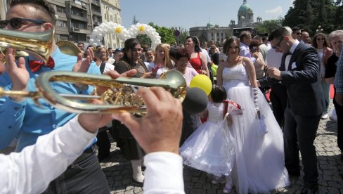 НА СВАДБИ 100 ЗВАНИЦА? Корона попушта, све су веће шансе за отварање од 21. јуна