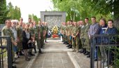 SRPSKI I RUSKI SPECIJALCI U VRŠCU: Poklonili se senima crvenoarmejaca na groblju i posetili Gradski muzej (FOTO)