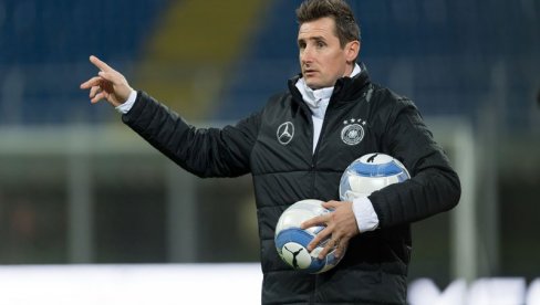 LEGENDARNI FUDBALER SEO NA KLUPU NEMAČKOG DRUGOLIGAŠA! Miroslav Klose je novi trener Nirnberga!