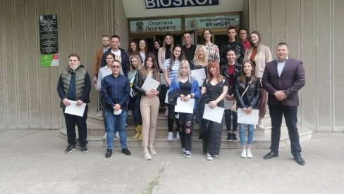 STIPENDIJE ZA 32 NAJBOLJIH STUDENATA: Opština Plandište za svakog stipendistu obezbedila po 70.000 dinara