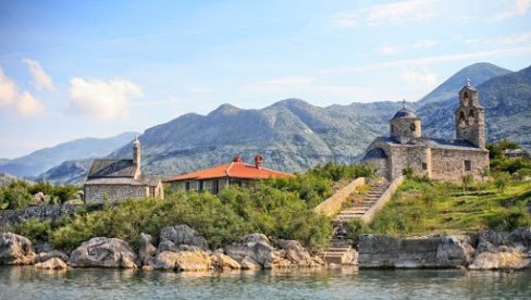 MAKEDONCI POHARALI CRKVU U BARU: Nameravali da udare i na Ostroški manastir