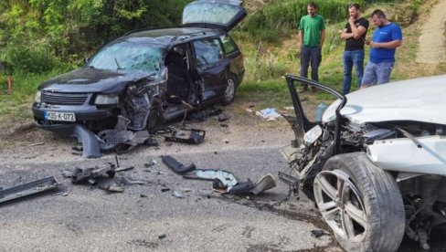 NESREĆA NA MAGISTRALNOM PUTU DERVENTA-PRNJAVOR: Jedna osoba teško povređena (FOTO)