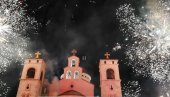 VELIČANSTVENI PRIZOR U PODGORICI: Vatromet za mitropolita Joanikija, gori nebo iznad Hrama (VIDEO)