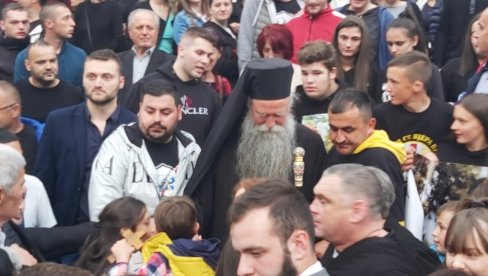 JAKE REČI MITROPOLITA JOANIKIJA U NIKŠIĆU: Tugu smo delili kada su odlazili najveći iz našeg roda (FOTO/VIDEO)