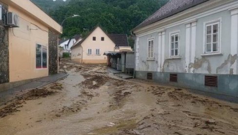 PONOVO POPLAVA U POŽEGI: Reke blata na ulicama, pojavili se odroni na putevima (FOTO/VIDEO)