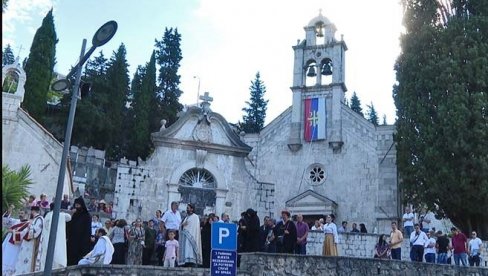 DA BUDE SVETLO KOJE ĆE SVETLITI SVIMA: Mitropolit Joanikije u završnici hercegnovskih spasovdanskih svečanosti (FOTO)