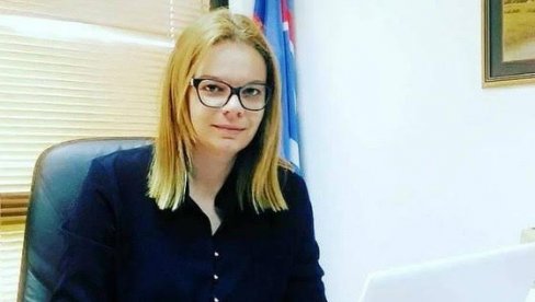 MAJA VUKIĆEVIĆ POTPREDSEDNICA PARLAMENTARNE SKUPŠTINE SE: Priznanje poslanici Demokratskog fronta MAJA VUKIĆEVIĆ POTPREDSEDNICA PARLAMENTARNE SKUPŠTINE SE: Priznanje poslanici Demokratskog fronta